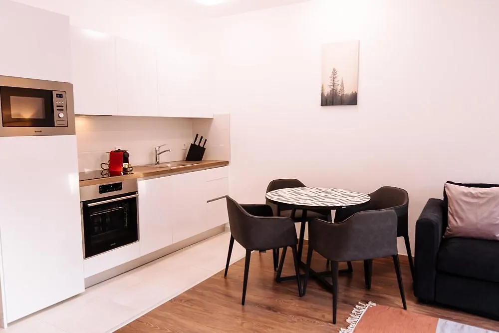 B 204, Apartments In The Heart Of بودابست 0*,