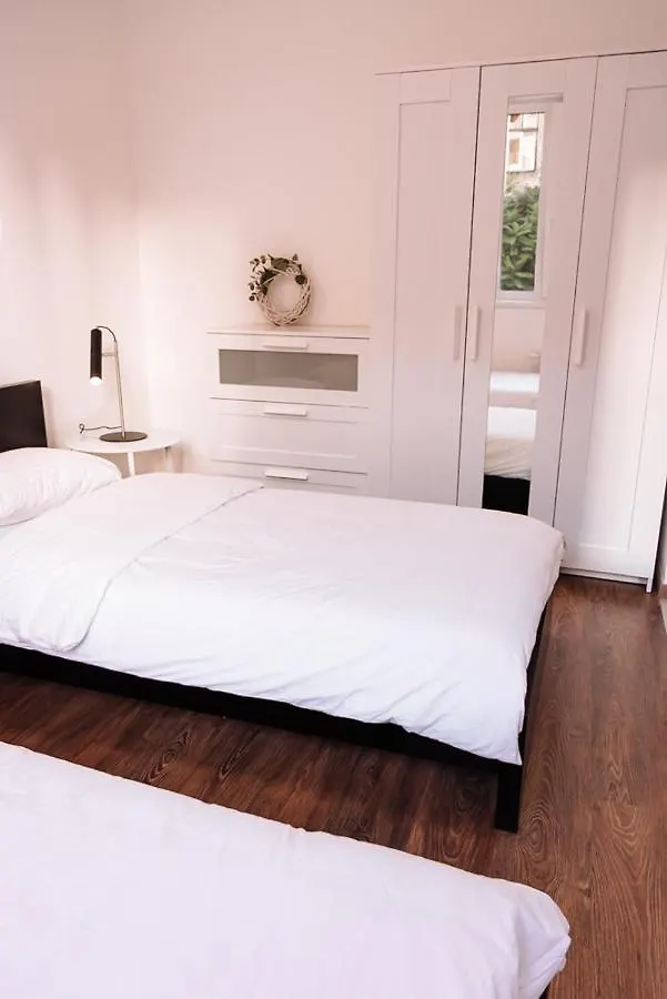 B 204, Apartments In The Heart Of Budapest